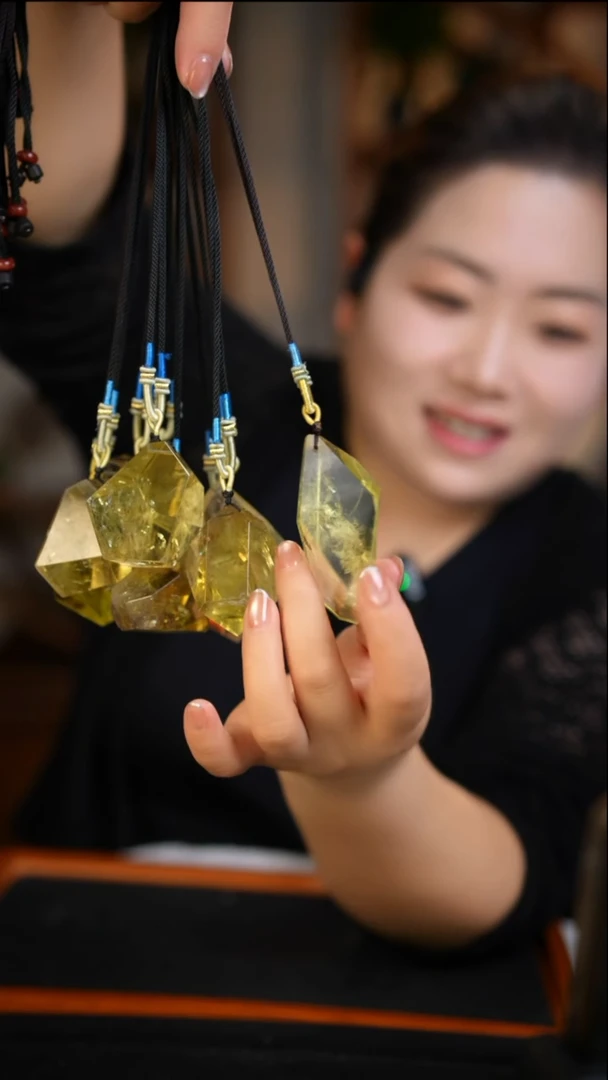 未镶嵌珠宝半成品水晶黄水晶吊坠D11多样性发其一