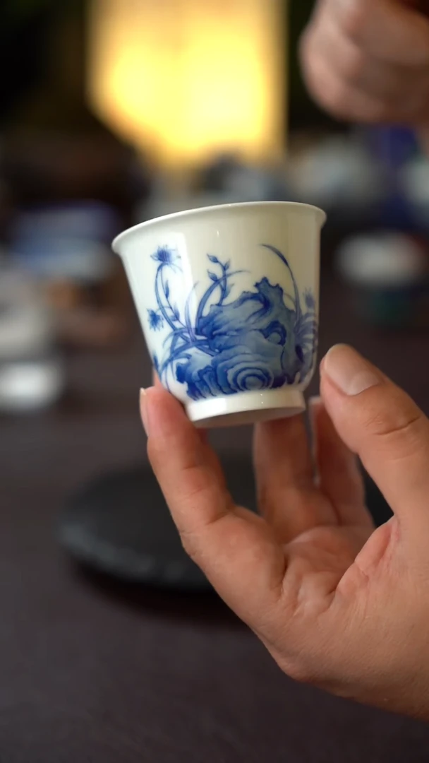 景德镇全手工手绘青花玉兰花直口主人杯
