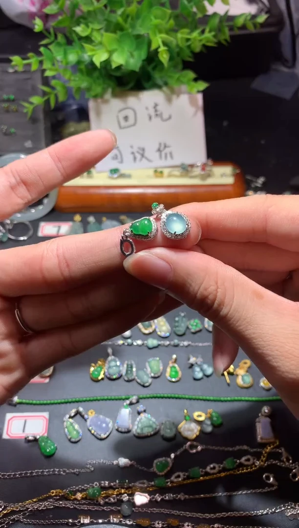 颈饰银S925镶嵌翡翠生***哒1