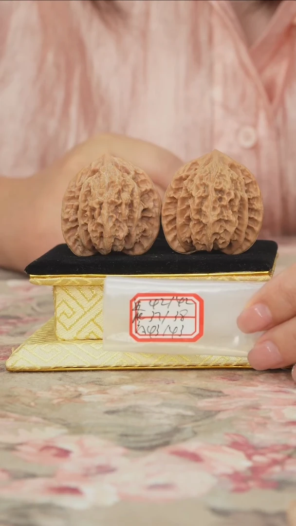 把件文玩核桃盘龙虎头