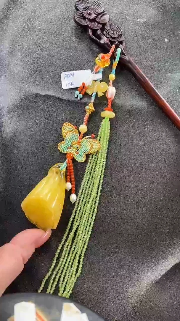 琥珀颈饰未镶嵌吊坠