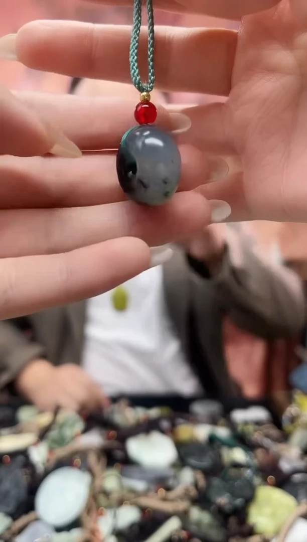 未镶嵌岫玉吊坠·