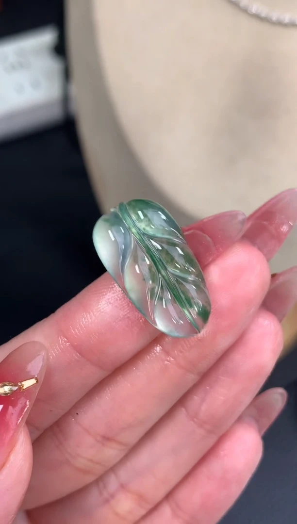 未镶嵌定制翡翠叶子