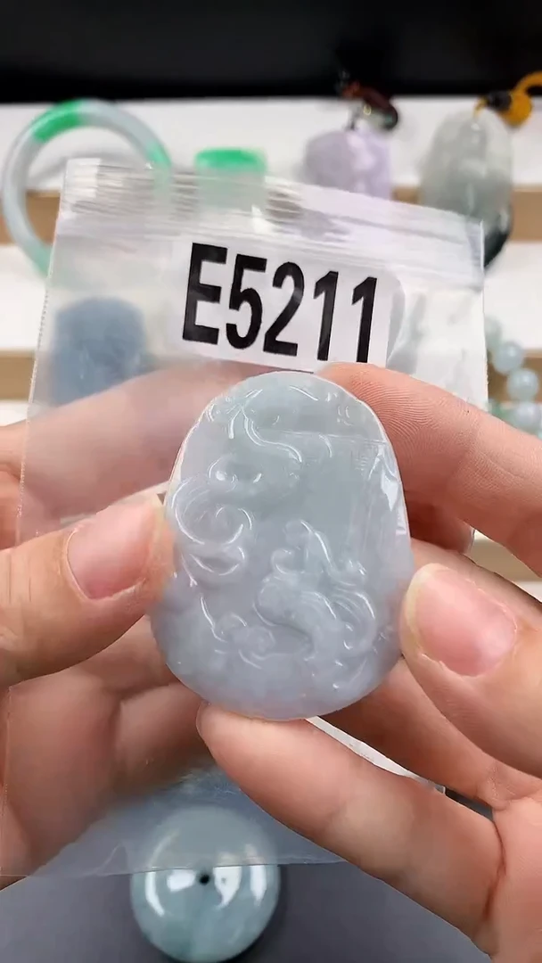 颈饰未镶嵌翡翠天然翡翠吊坠挂件