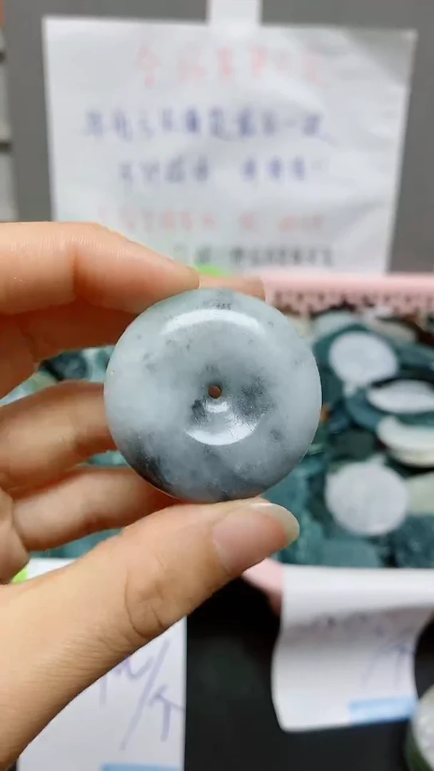 【闪购商品】翡翠颈饰未镶嵌天然翡翠A货