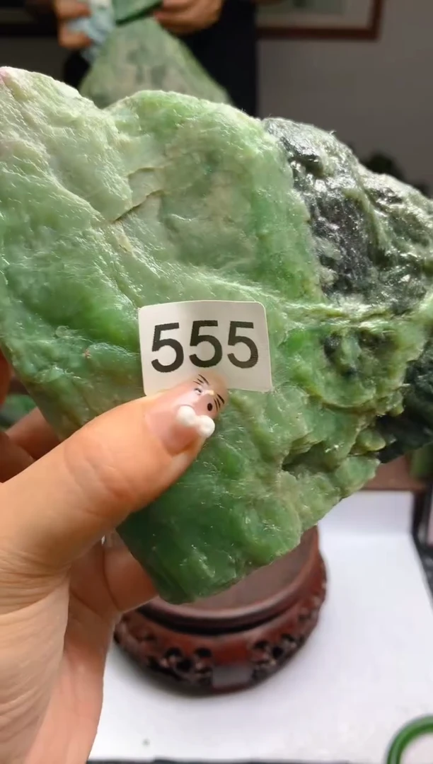 和田玉（碧玉）未镶嵌珠宝半成品1