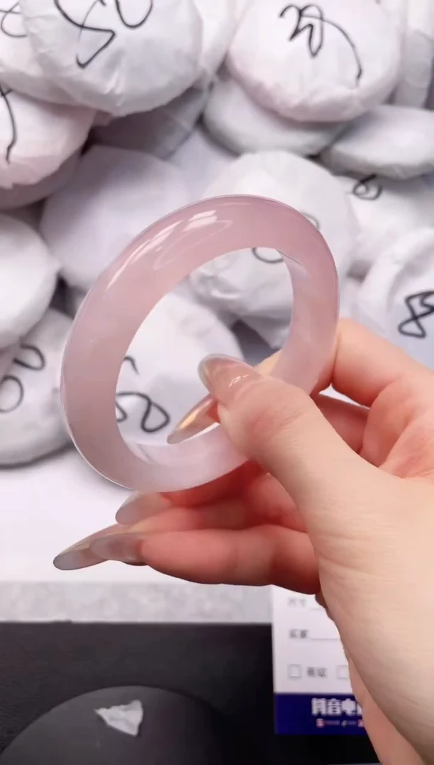 【闪购商品】石英质玉手镯未镶嵌7K72-54