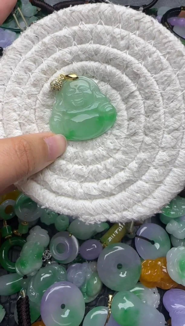 颈饰未镶嵌翡翠缅甸翡翠吊坠