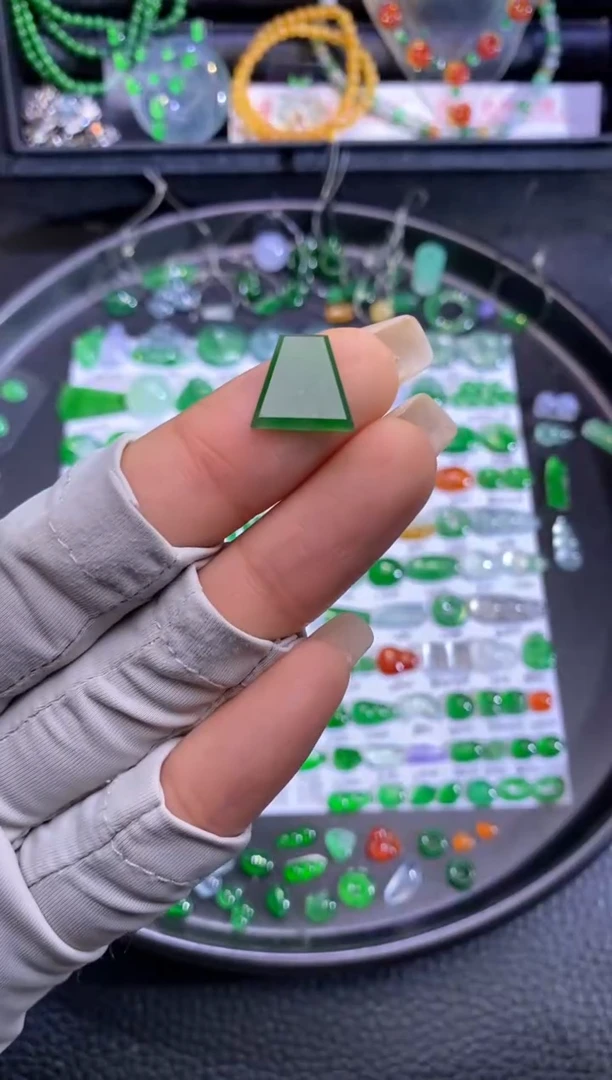 未镶嵌挂件翡翠牌