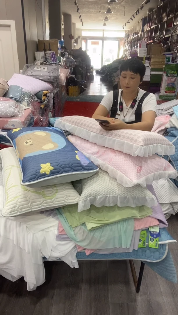 聚酯纤维13.8枕头套 瑕疵 不选颜色 介意勿拍 无售后