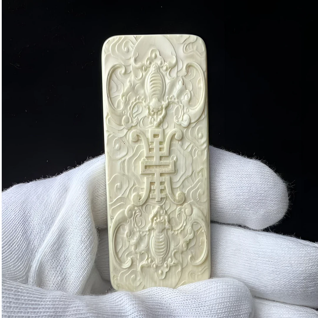 【福寿双全图】蓝皮天然猛犸牙雕刻挂坠牌子71x29x9mm-Q22