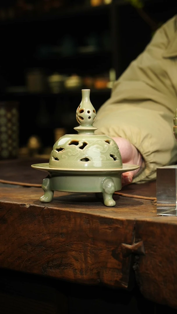 【闪购商品】瓷片越窑 祥云天香炉