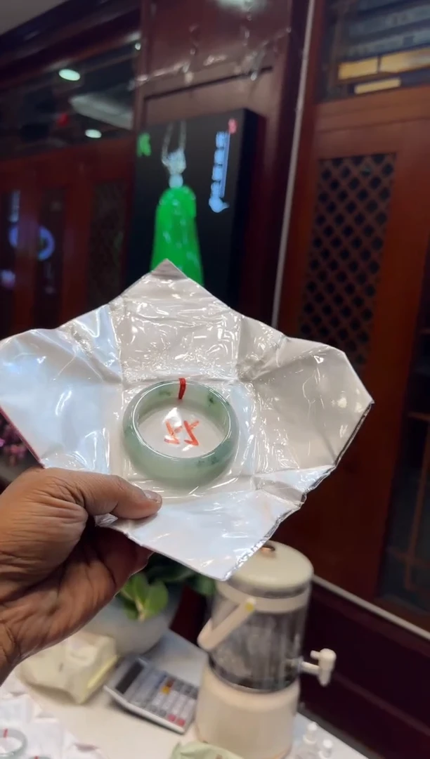 未镶嵌手镯翡翠手镯