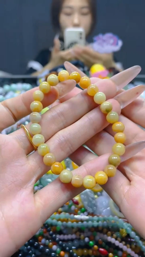 翡翠未镶嵌颈饰8MM/E/翡翠A货，一件也是批发价