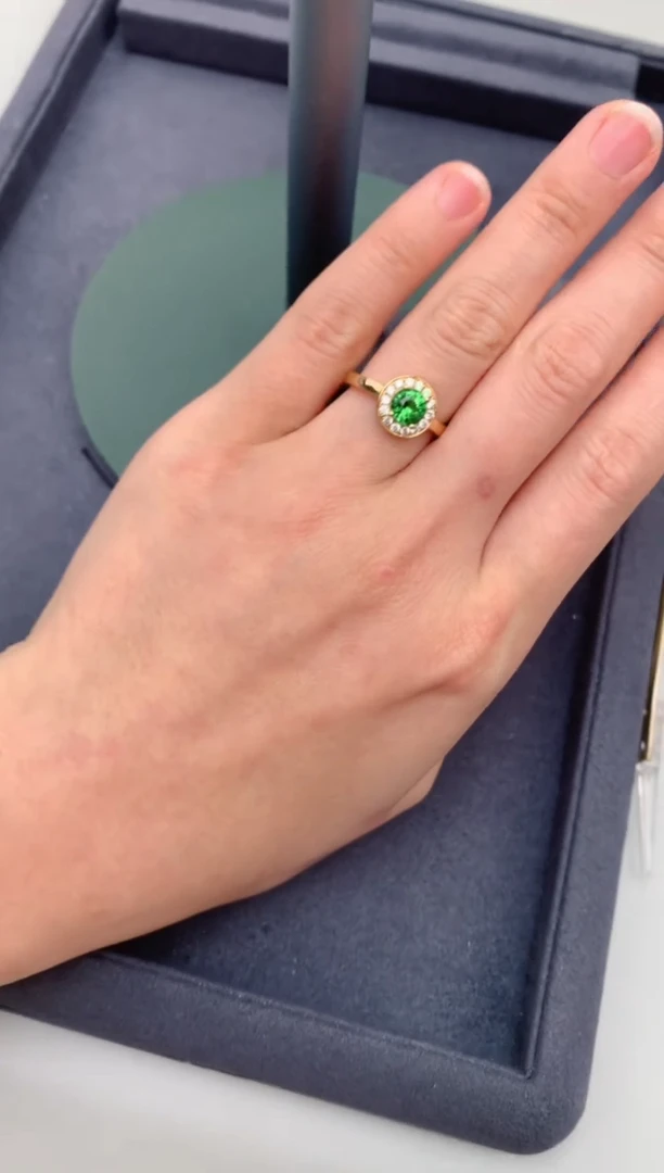 石榴石戒指18K金镶嵌1ct沙弗莱戒指