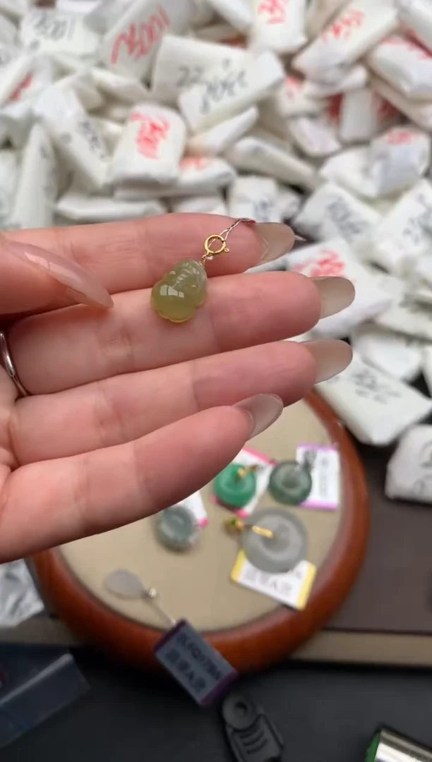 【闪购商品】翡翠挂件18K金镶嵌一