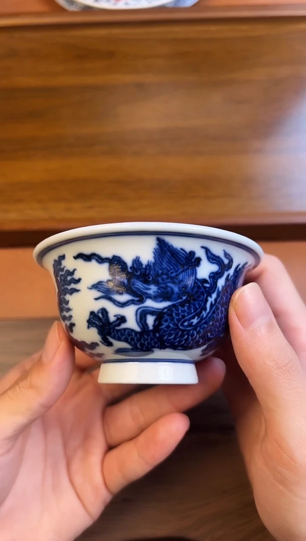 问青坊柴窑龙纹压手杯