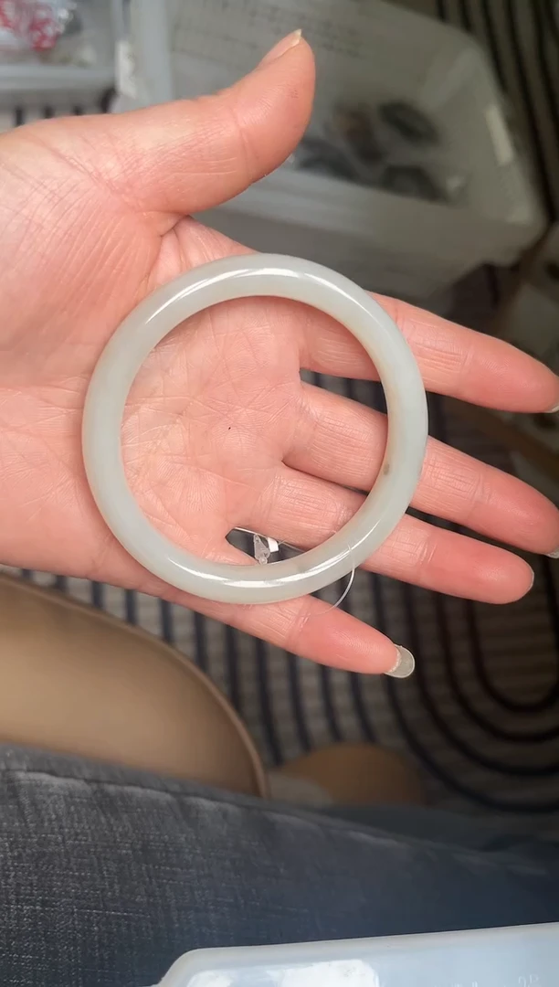 【闪购商品】和田玉手镯未镶嵌圈口60  H-4