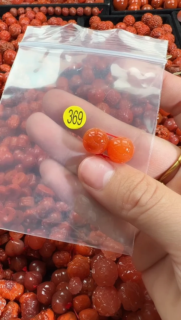 颈饰未镶嵌南红玛瑙1