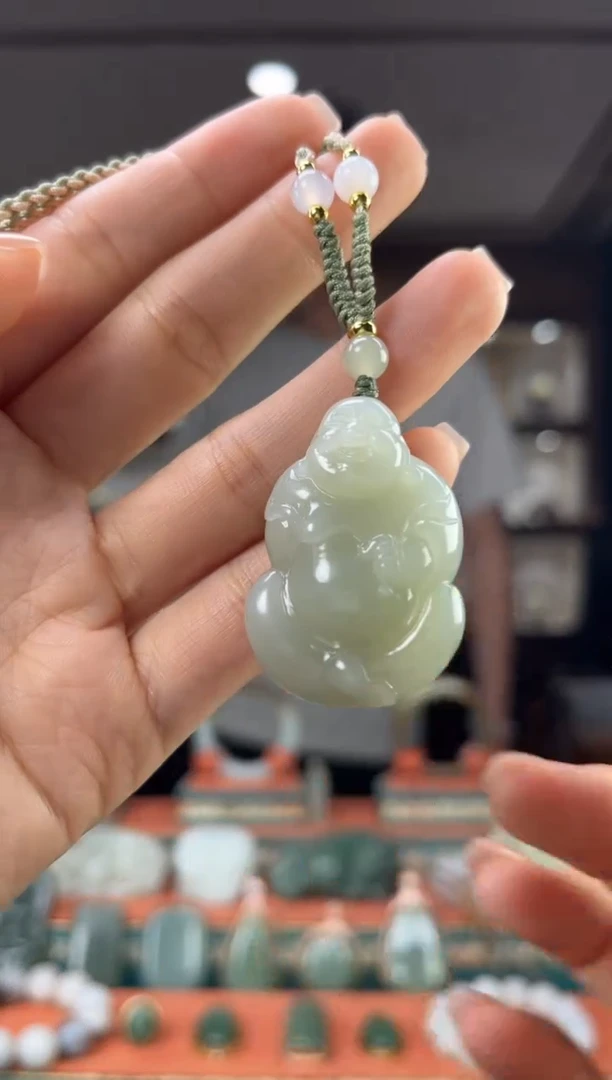 和田玉未镶嵌颈饰佩佩