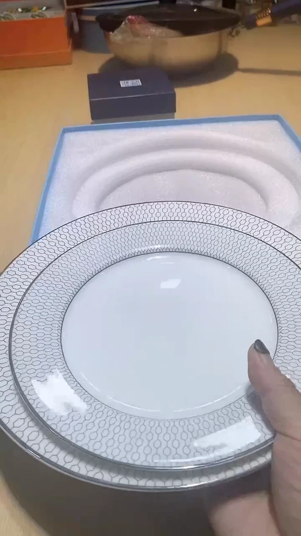 【闪购商品】瓷片锅碗瓢盆一件不剩