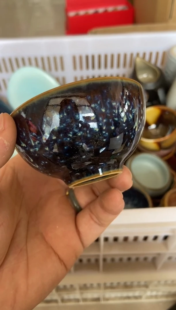 摄影的产品有使用过的痕迹有点脏介意勿拍