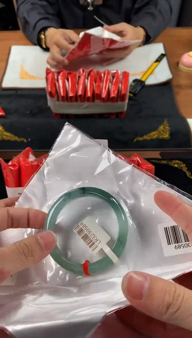 未镶嵌定制翡翠5073毛货不退不换59-60圈