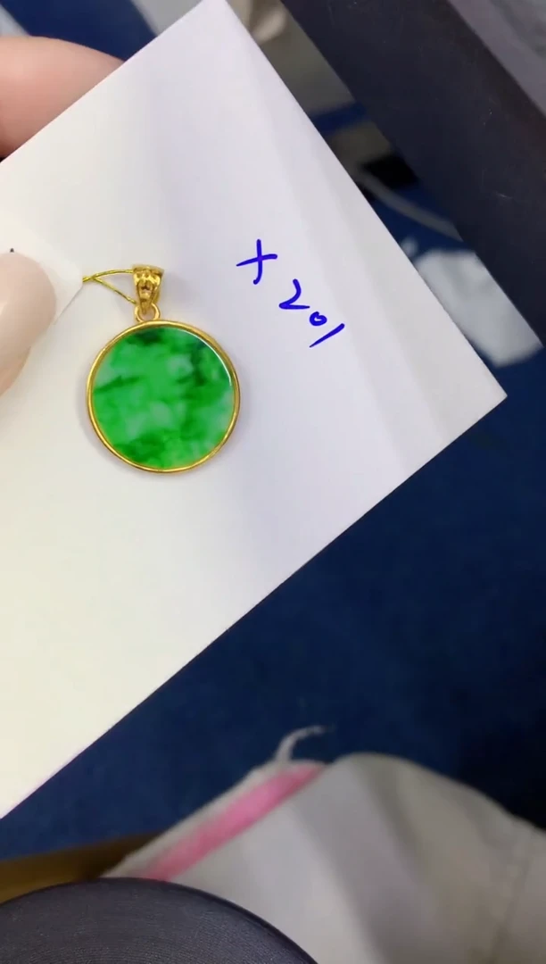 颈饰未镶嵌翡翠天然翡翠缅甸A货