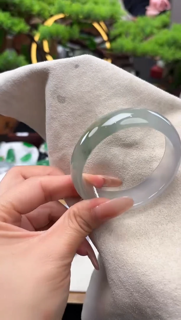 未镶嵌手镯翡翠手镯