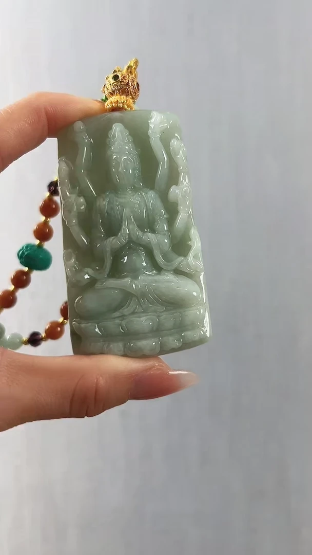 颈饰未镶嵌翡翠千手观音