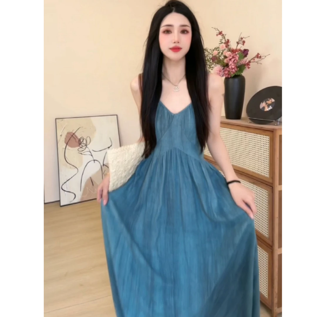 夏季新款2025法式显瘦温柔风遮肉洋气吊带裙收腰甜美初恋长裙