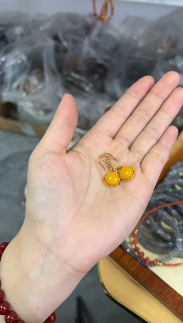 【闪购商品】蜜蜡耳饰银S925镶嵌蜜蜡圆蛋面银耳钩[3348]