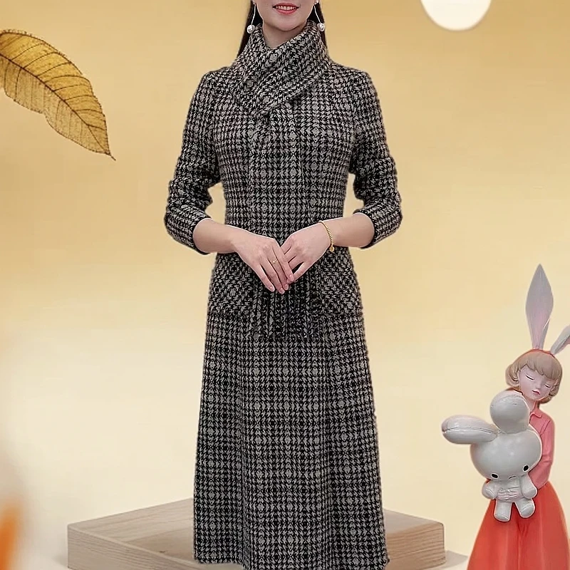 冬季新款气质修身收腰百搭显瘦洋气新中式时尚格纹连衣裙