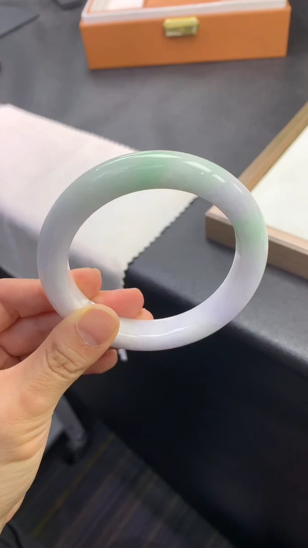 未镶嵌手镯翡翠退货需手镯吊牌标签完好