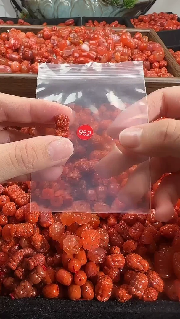 颈饰未镶嵌南红玛瑙1