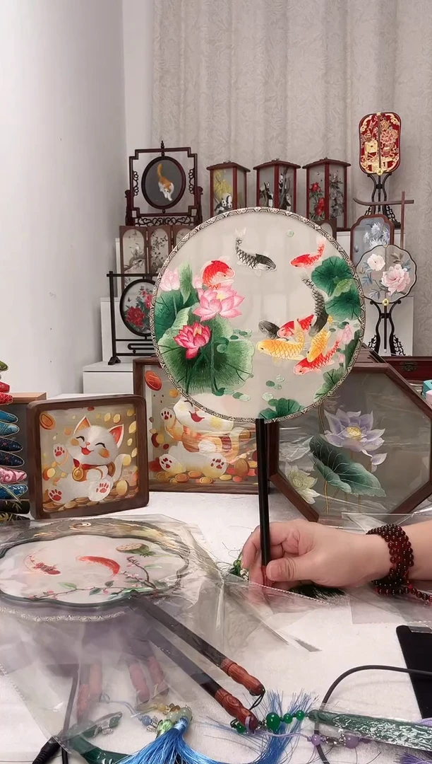 扇子苏绣作品手工团扇