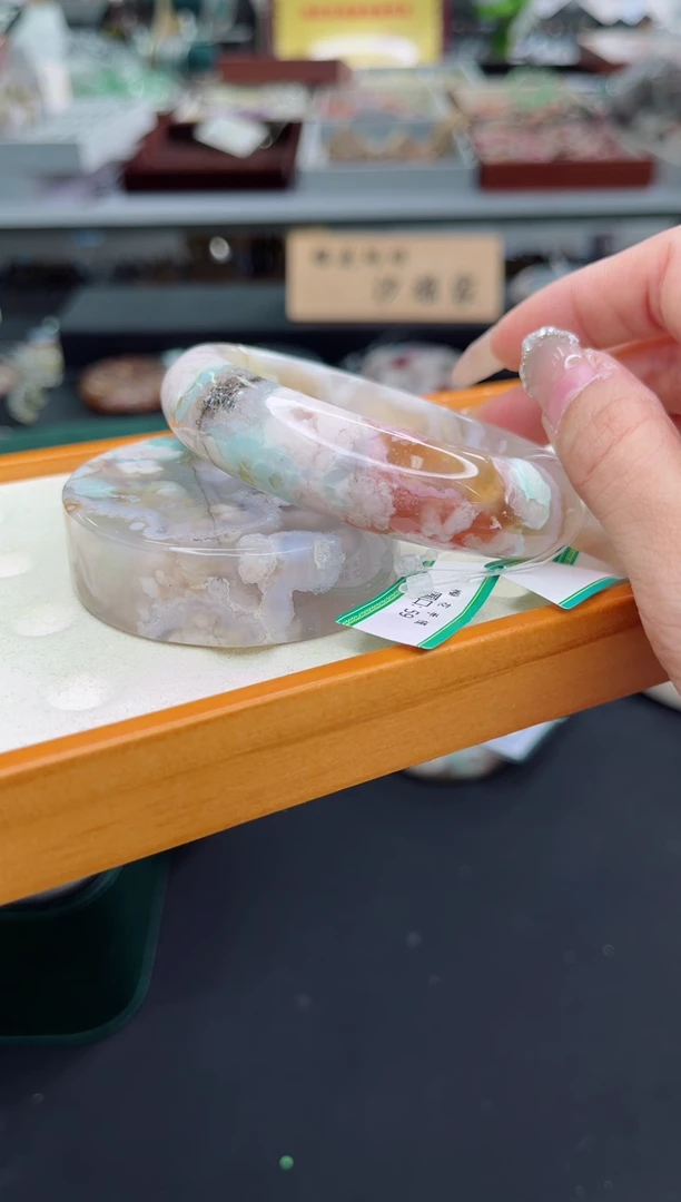 【闪购商品】石英质玉手镯未镶嵌59圈口（赠品镯心）S9065