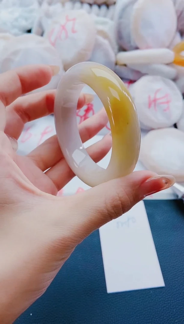 未镶嵌手镯石英质玉M90-54-55