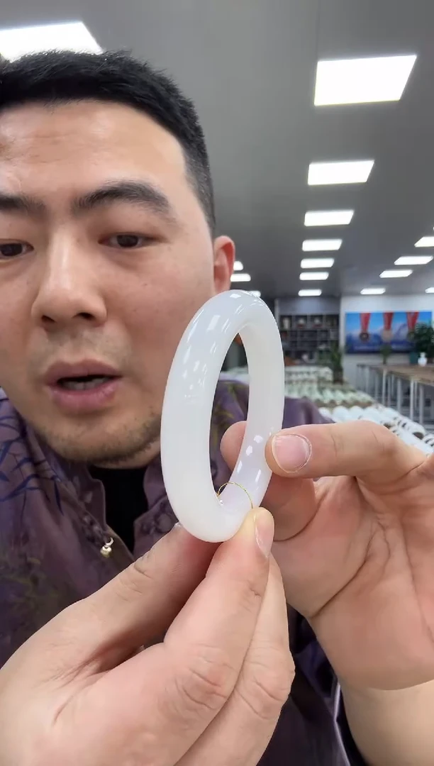 【闪购商品】和田玉手镯未镶嵌53-54   196