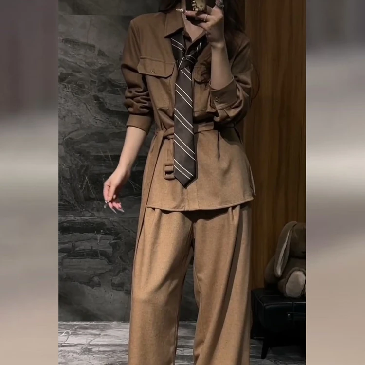 老钱休闲穿搭整套女2025秋季卡其色设计感系带西装外套长裤两件套
