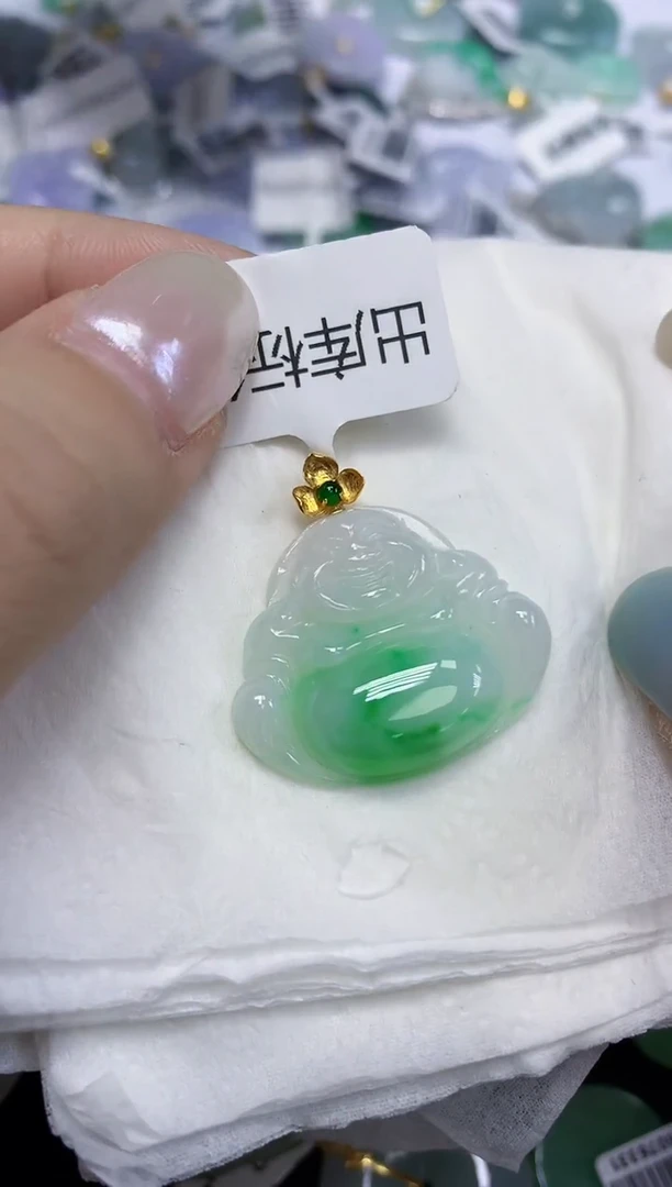 翡翠18K金镶嵌颈饰天然缅甸翡翠A货