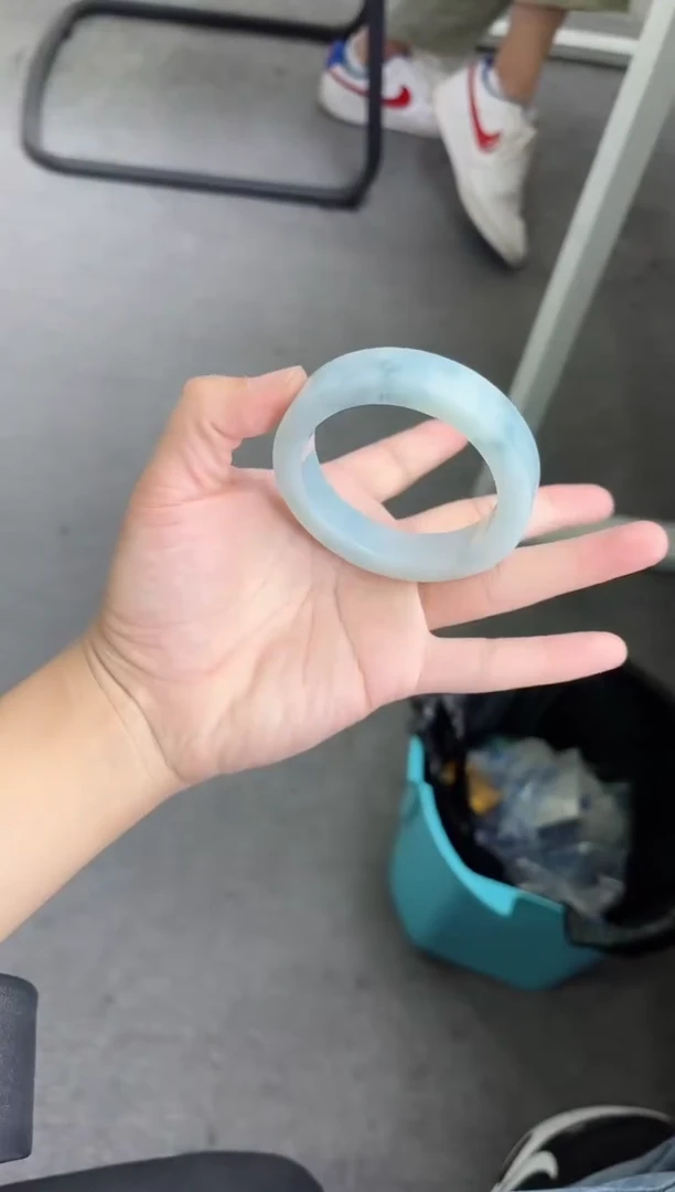 未镶嵌手镯定制翡翠云*?手镯