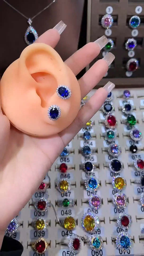 耳饰蓝宝石银S925镶嵌68银色