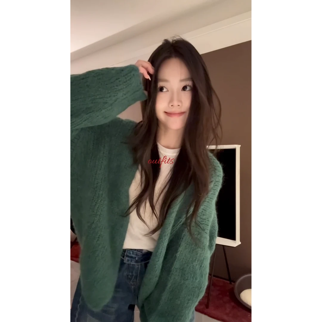 MARIE.COCO绿色炸街复古宽松慵懒风早秋毛衣穿搭显瘦牛仔阔腿裤子