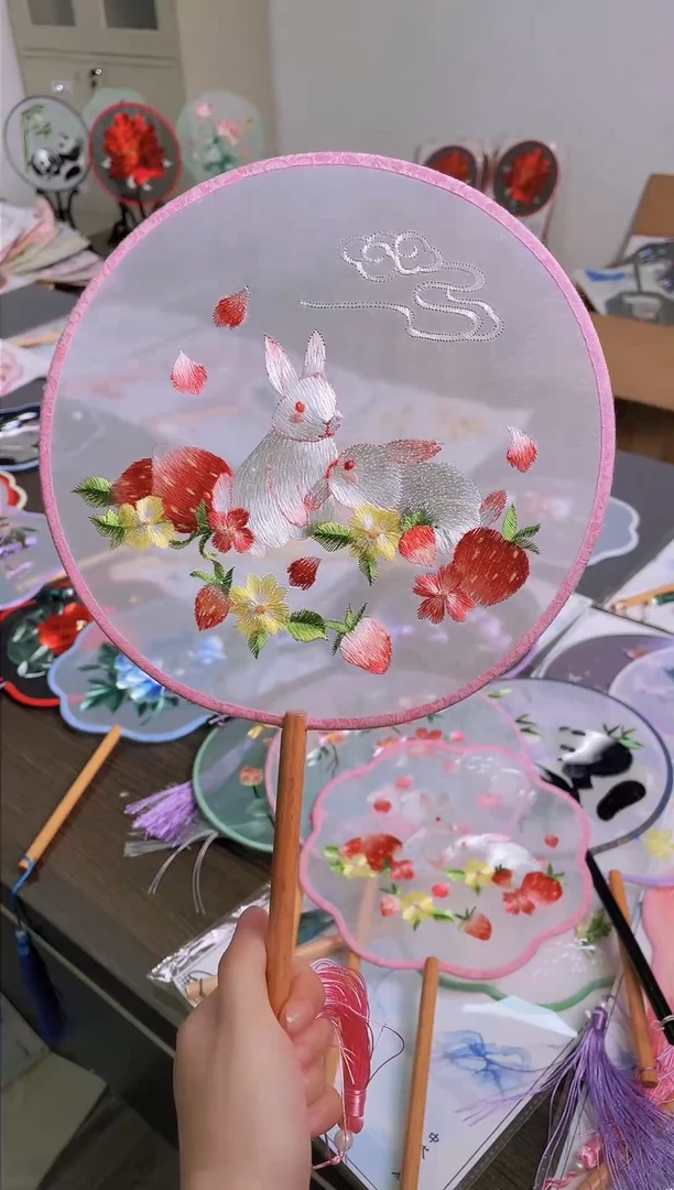 苏工苏绣    团扇