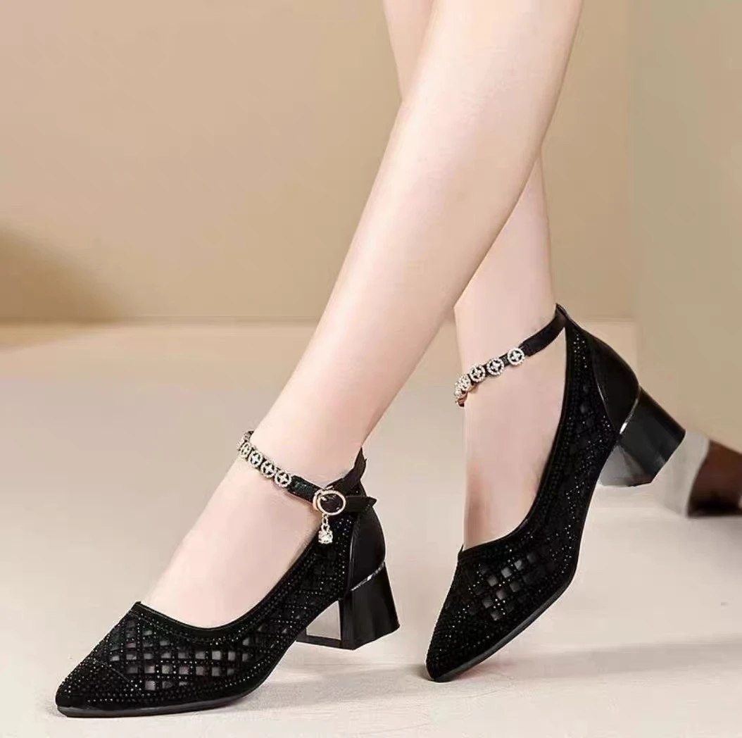 薄款休闲风镂空磨砂水钻单鞋平底鞋子低跟尖头