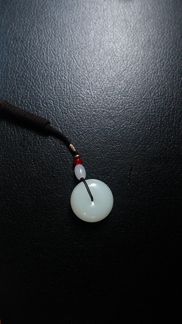 颈饰未镶嵌和田玉米*子平安扣