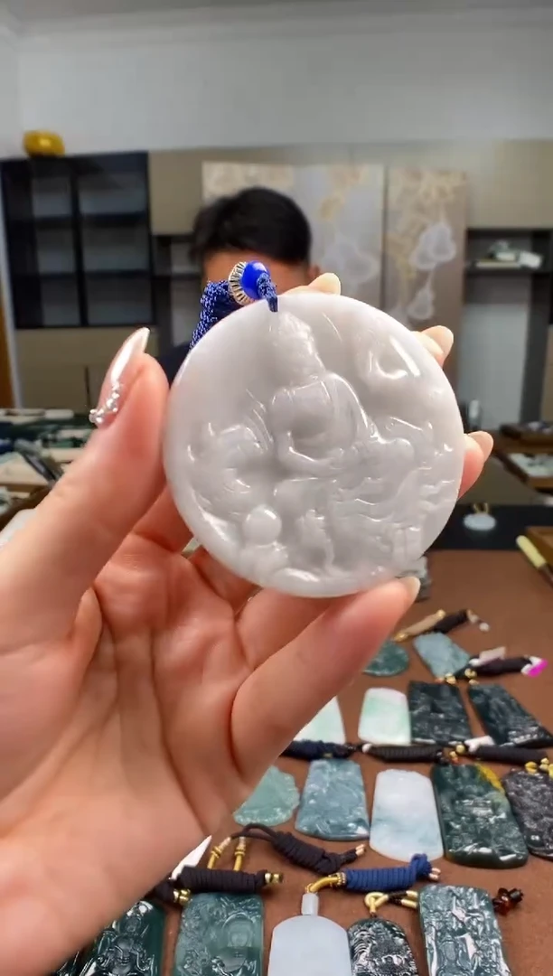 颈饰未镶嵌翡翠多样性发其一