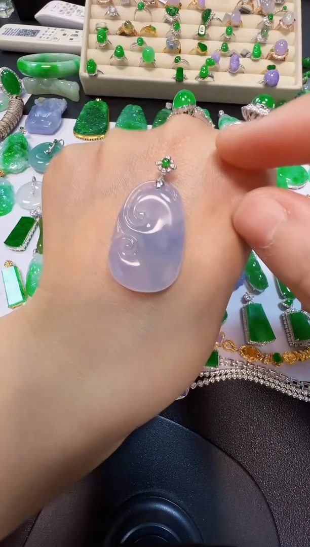 吊坠(不含链)18K金镶嵌翡翠4800