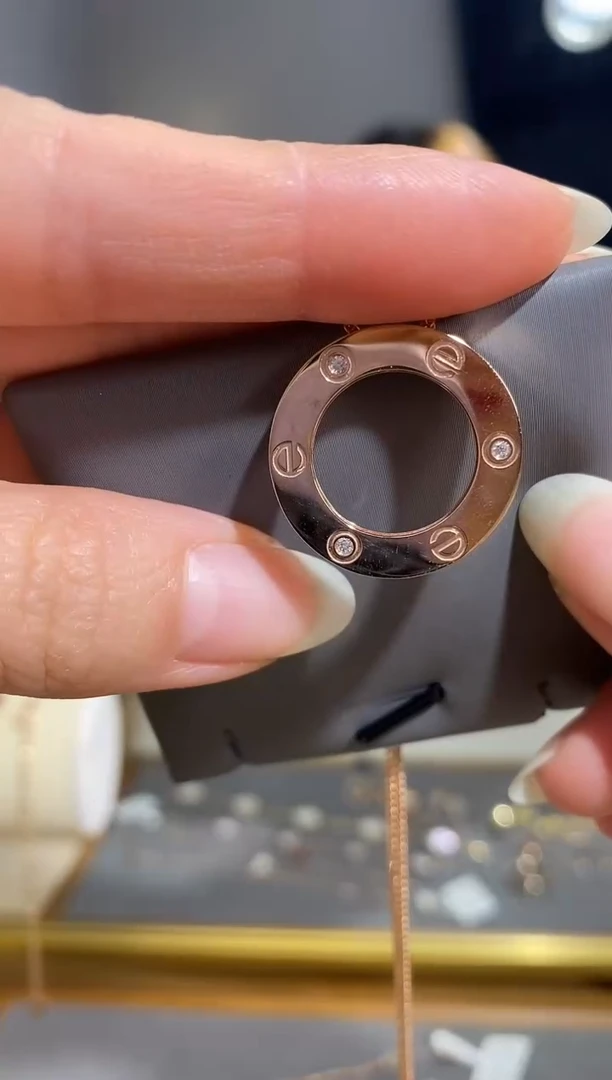 吊坠(不含链)18K金镶嵌钻石吊坠